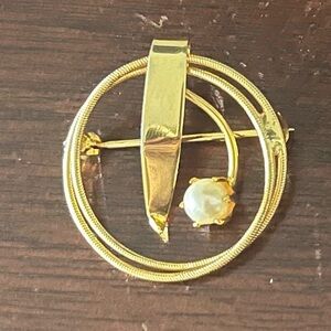 Vintage Gold and Pearl Brooch - FREE when added to any bundle of $25+